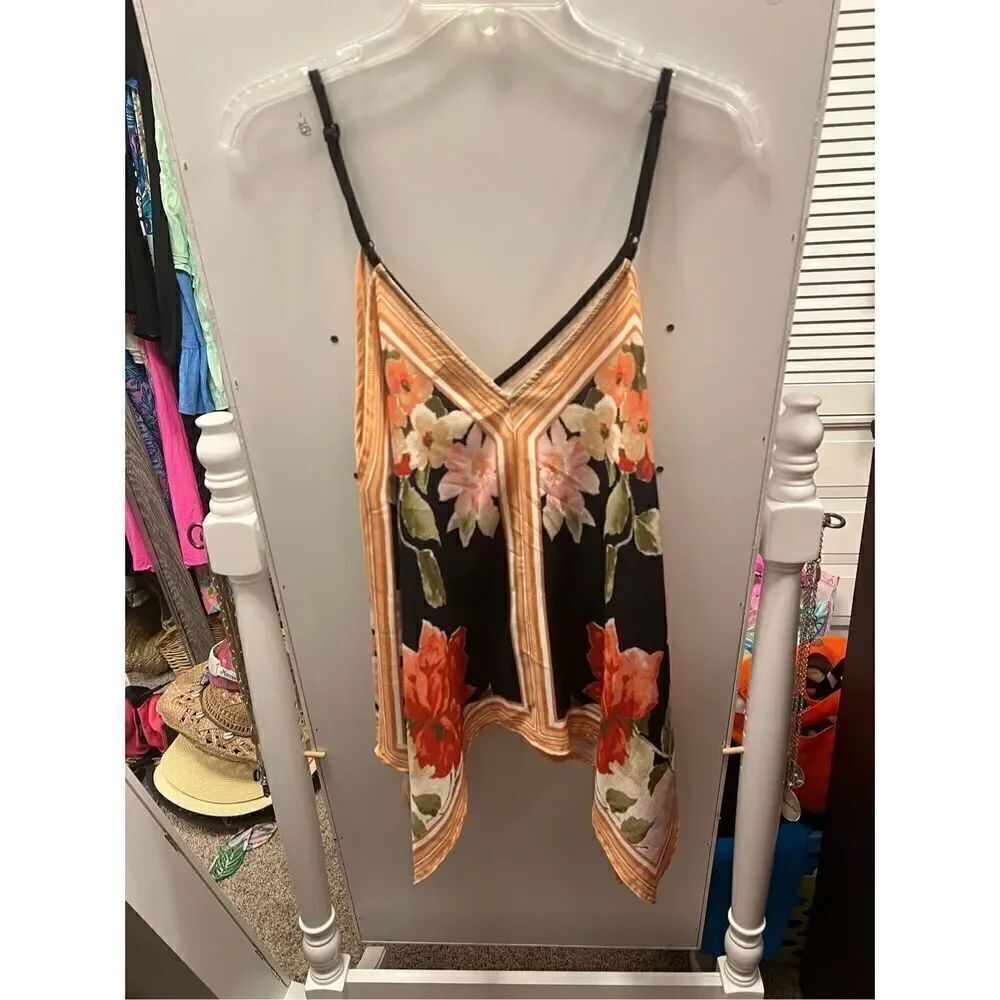 New Fabrik floral trapeze strappy Camisole size M